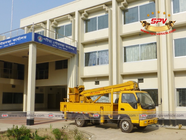 Our Aerail Platform Truck in Bangladesh-02